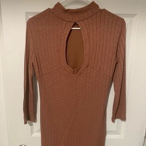 Mauve/Pink Knee to Midi Dress with semi open-back design